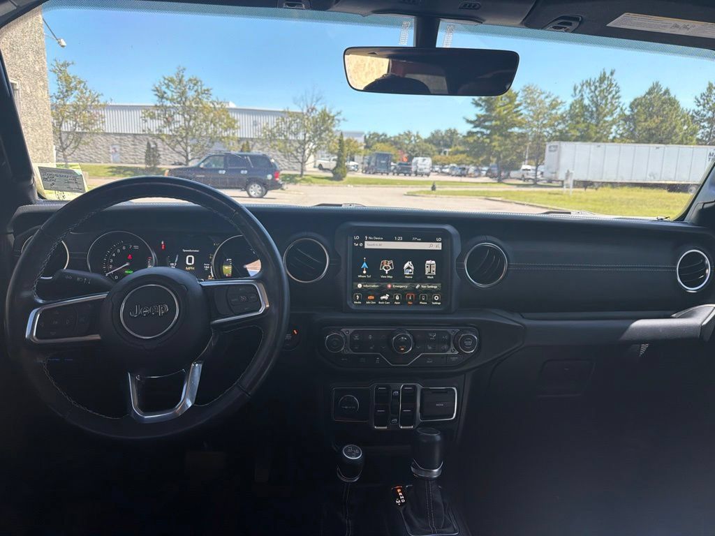 Used 2022 Jeep Wrangler Unlimited Sahara w/ Cold Weather Group AWD/4WD image 13