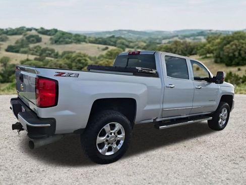 Used 2019 Chevrolet Silverado 2500 LTZ w/ Duramax Plus Package AWD/4WD image 10