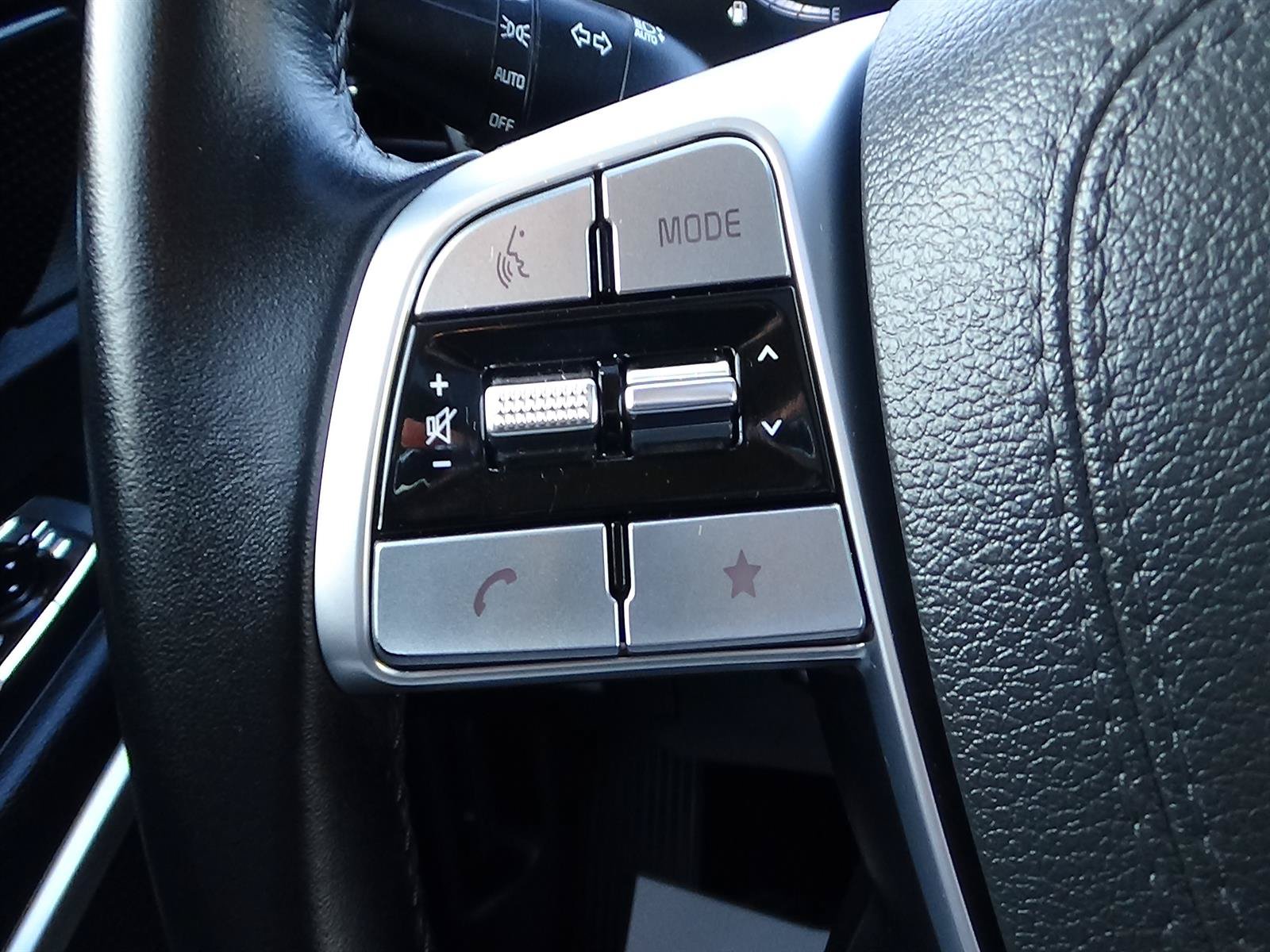 Used 2025 Kia Telluride S FWD image 23