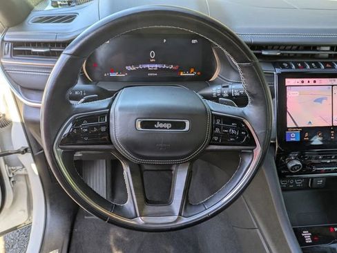 Certified 2022 Jeep Grand Cherokee L Overland w/ Luxury Tech Group IV image 16