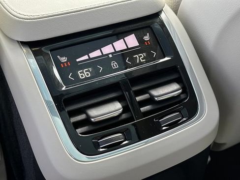 Certified 2025 Volvo XC90 T8 Plus w/ Protection Package AWD/4WD image 15