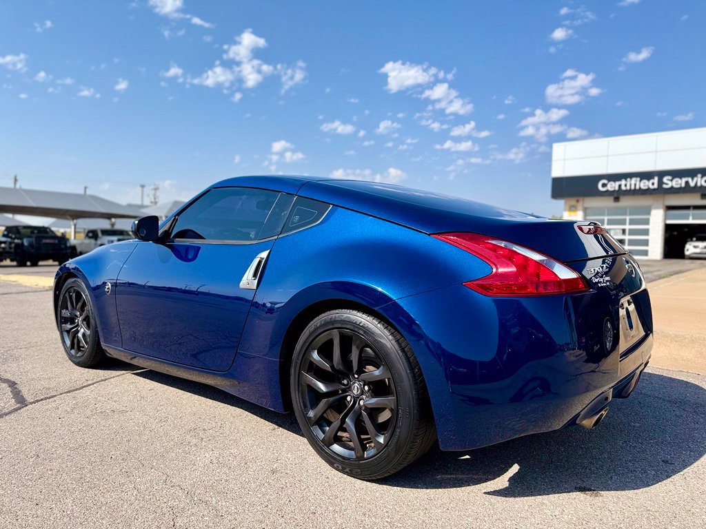 Used 2017 Nissan 370Z Coupe RWD image 6