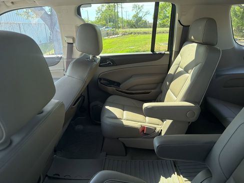 Used 2018 GMC Yukon XL SLT w/ Open Road Package image 7
