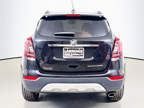 Used 2022 Buick Encore Preferred w/ Safety Package FWD image 5