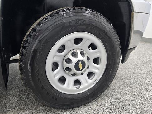 Used 2014 Chevrolet Silverado 3500 W/T image 32