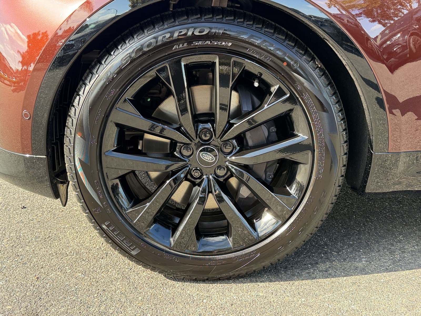 New 2026 Land Rover Discovery Limited Edition AWD/4WD image 13
