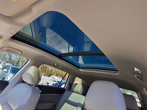 Used 2021 Volkswagen Atlas SE w/ Panoramic Sunroof Package image 7