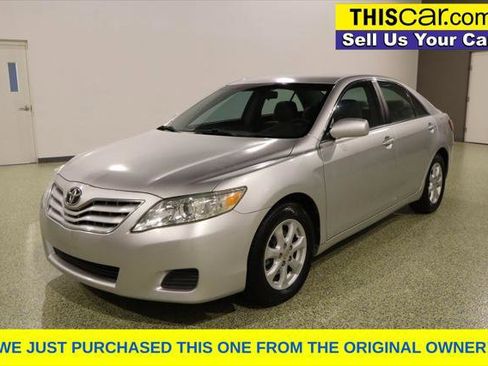 Used 2011 Toyota Camry LE image 3