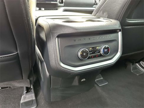 Used 2025 Ford Expedition Max Platinum image 26