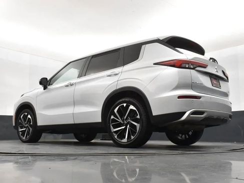 Used 2024 Mitsubishi Outlander FWD image 12