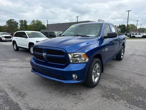 Used 2017 RAM 1500 Express w/ Express Value Package AWD/4WD image 4