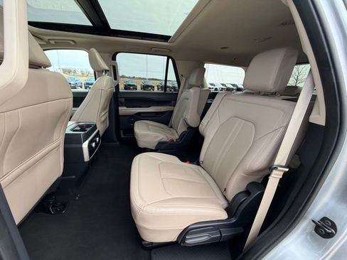Used 2024 Ford Expedition Limited AWD/4WD image 19