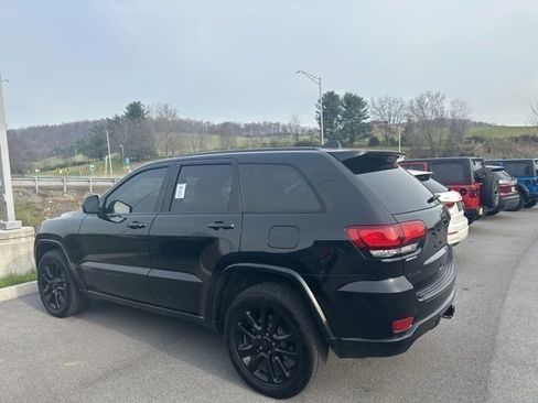 Used 2021 Jeep Grand Cherokee Laredo X image 26