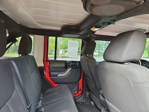 Used 2016 Jeep Wrangler Unlimited Sport w/ Quick Order Package 24S AWD/4WD image 16