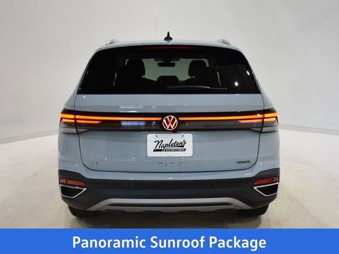 New 2026 Volkswagen Taos SE image 5