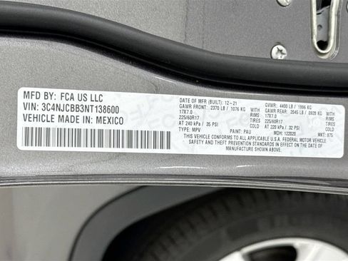 Used 2022 Jeep Compass Latitude FWD image 33