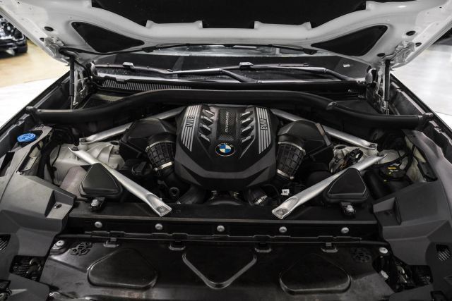 Used 2020 BMW X5 M50i AWD/4WD image 47
