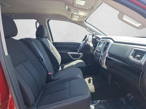 Used 2019 Nissan Titan SV RWD image 16
