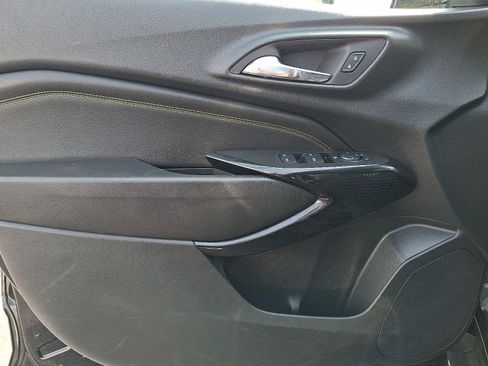 Used 2024 Chevrolet Trax LT FWD image 12