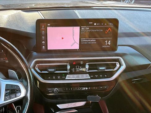 Used 2022 BMW X4 xDrive30i w/ Parking Assistance Package AWD/4WD image 7