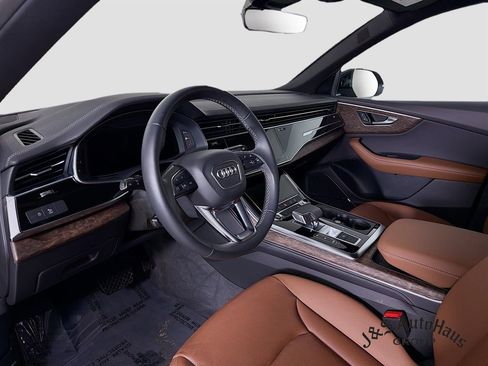 Used 2024 Audi Q8 Premium Plus w/ Premium Plus Package image 9