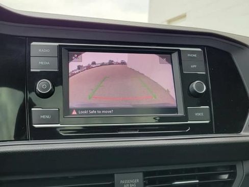 Used 2024 Volkswagen Jetta SE FWD image 20