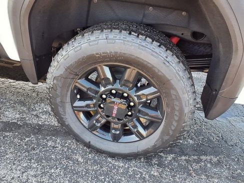 New 2026 GMC Sierra 2500 AT4 w/ AT4 Premium Plus Package AWD/4WD image 35