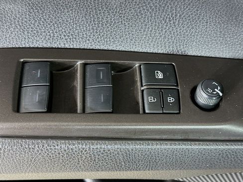 Used 2024 Toyota Camry SE image 15