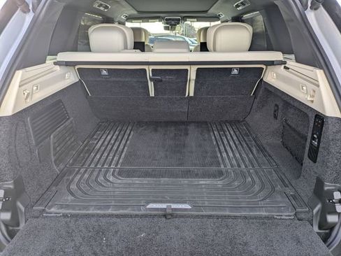 Used 2025 Land Rover Range Rover Long Wheelbase Autobiography image 16