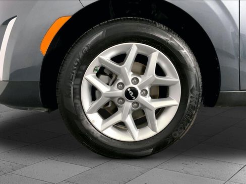 Certified 2025 Kia Soul LX w/ LX Technology Package FWD image 9