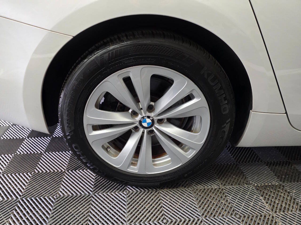 Used 2011 BMW 535i Gran Turismo RWD image 38