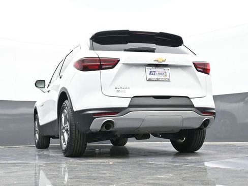 Used 2023 Chevrolet Blazer LT image 38