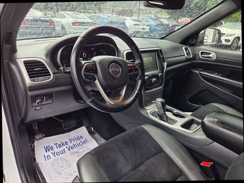 Used 2017 Jeep Grand Cherokee Altitude RWD image 10