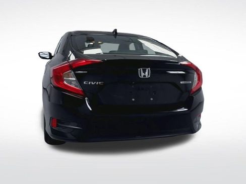 Used 2017 Honda Civic Touring image 7