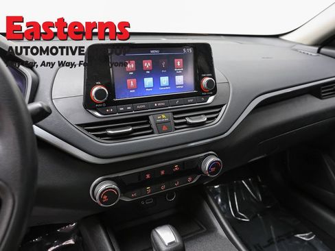 Used 2024 Nissan Altima 2.5 S FWD image 11