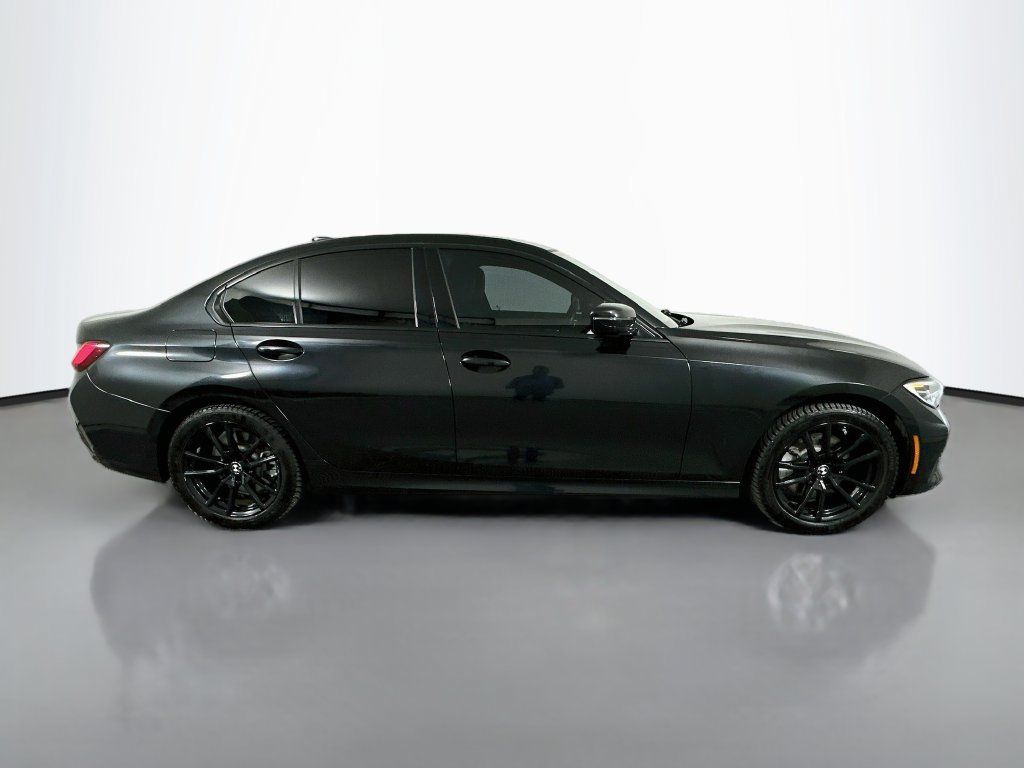Used 2020 BMW 330i xDrive Sedan w/ Convenience Package AWD/4WD image 4