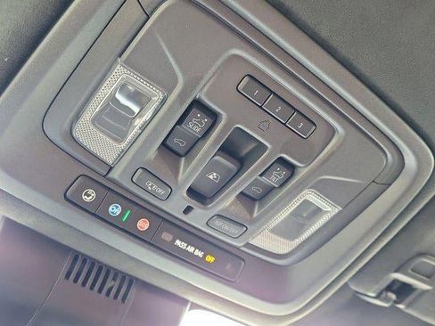 Used 2024 GMC Sierra 3500 Denali Ultimate image 33