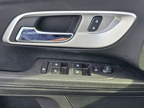 Used 2017 Chevrolet Equinox LT w/ Convenience Package image 53