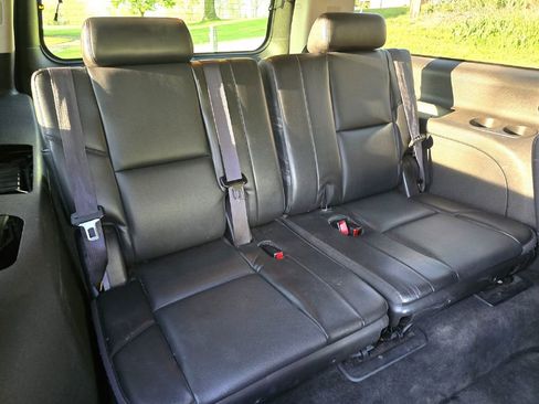 Used 2013 Chevrolet Suburban LTZ AWD/4WD image 14