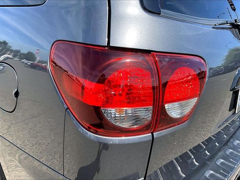 Used 2018 Toyota Sequoia TRD Sport AWD/4WD image 28