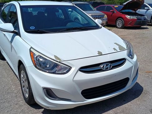 Used 2016 Hyundai Accent SE w/ Option Group 02 FWD image 4