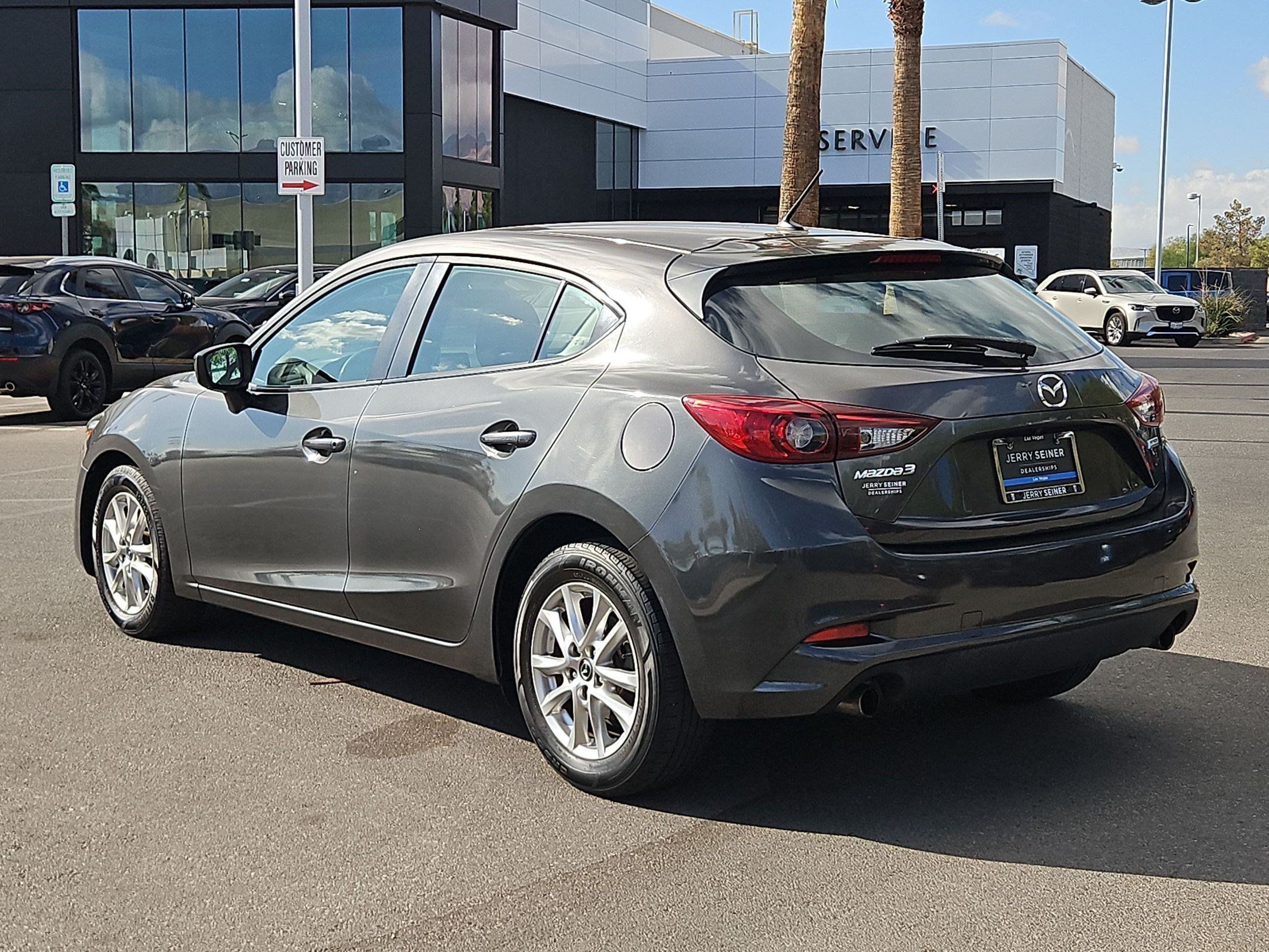 Used 2017 MAZDA MAZDA3 Sport FWD image 3