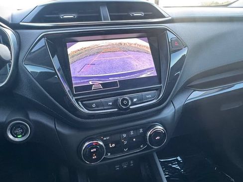 Used 2021 Chevrolet TrailBlazer LT w/ Convenience Package FWD image 9