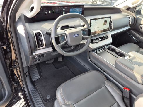 Used 2025 Ford Expedition Max Active AWD/4WD image 14