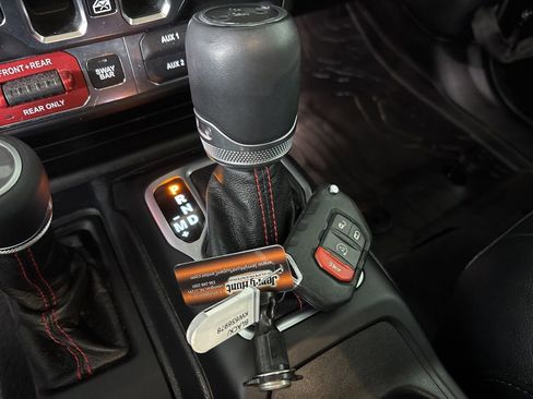 Used 2019 Jeep Wrangler Unlimited Rubicon image 18