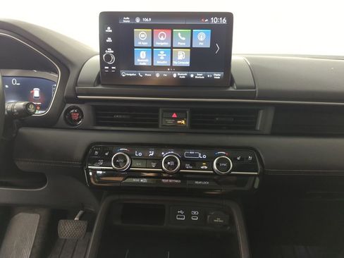 Certified 2024 Honda Pilot Elite image 14