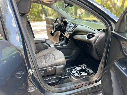 Used 2019 Chevrolet Equinox LT w/ Driver Convenience Package image 7