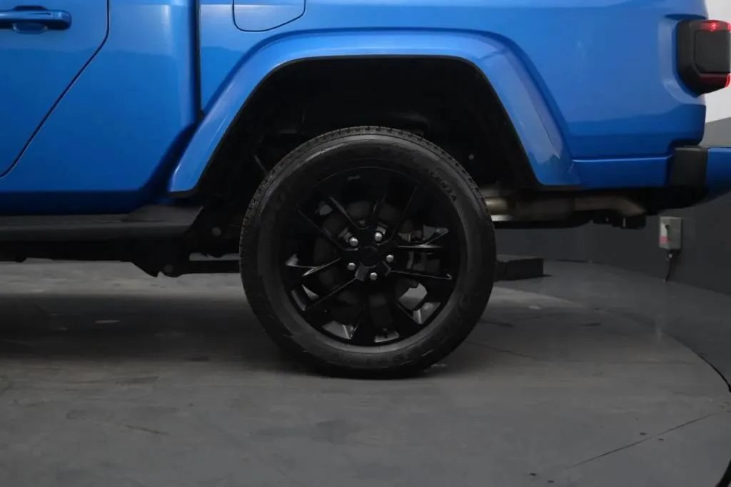 Used 2023 Jeep Gladiator Overland AWD/4WD image 17