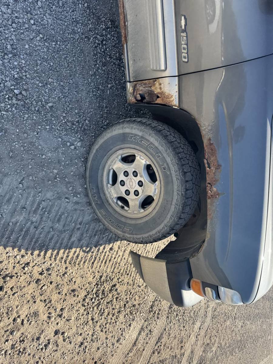 Used 2000 Chevrolet Silverado 1500 LS w/ Off-Road Chassis Pkg AWD/4WD image 12