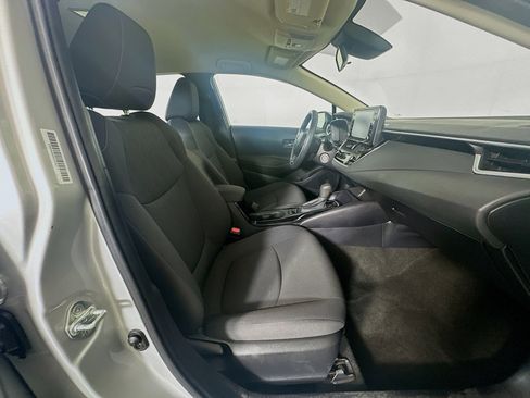 Used 2022 Toyota Corolla LE FWD image 29